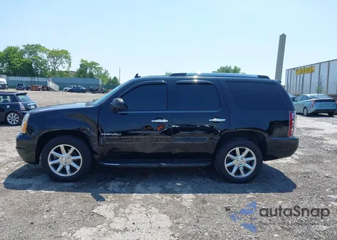 2008 GMC Yukon Denali z USA, uszkodzony, nr VIN 1GKFK63838J101794